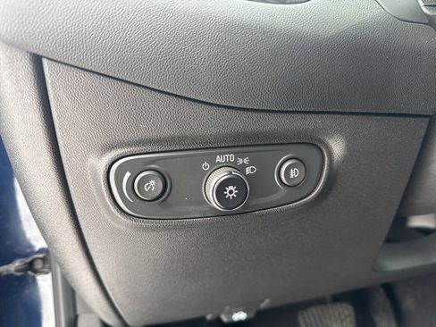 Used 2022 Chevrolet Equinox Premier image 13