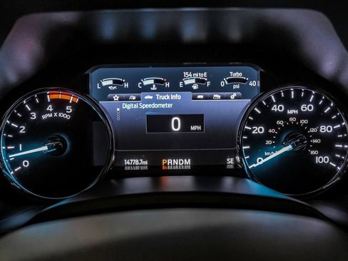 Used 2022 Ford F450 Platinum w/ FX4 Off-Road Package image 19