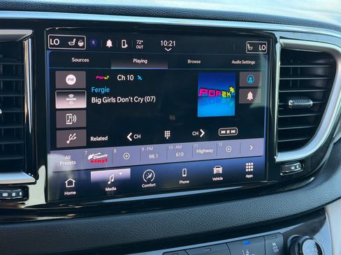 Used 2023 Chrysler Pacifica Touring-L image 24