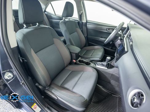 Used 2018 Toyota Corolla LE FWD image 41