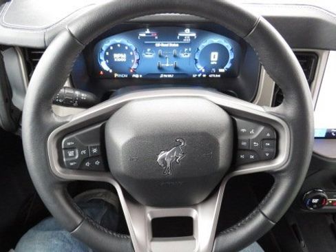 Used 2025 Ford Bronco Outer Banks image 22
