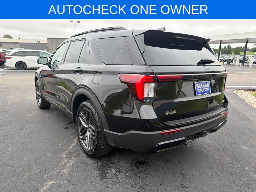 Used 2025 Ford Explorer ST-Line w/ ST-Line Street Pack AWD/4WD image 6