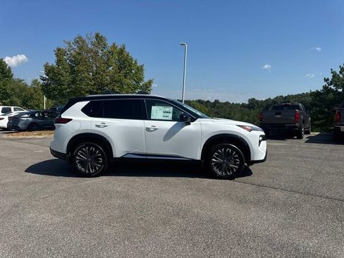 New 2026 Nissan Rogue Platinum AWD/4WD image 3