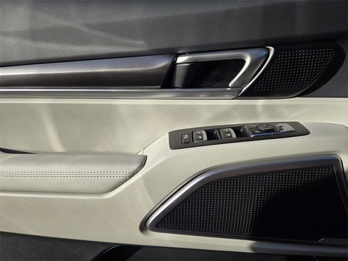 New 2025 Kia Telluride S image 16