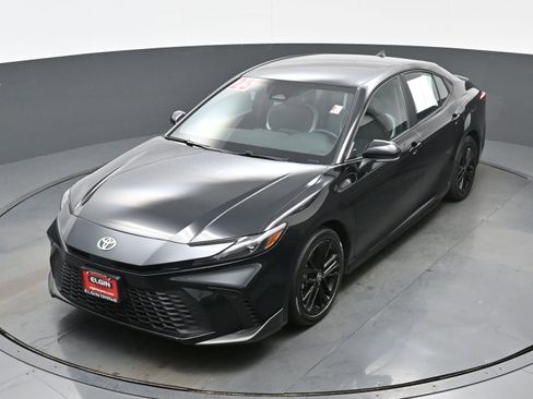 Used 2025 Toyota Camry SE image 34