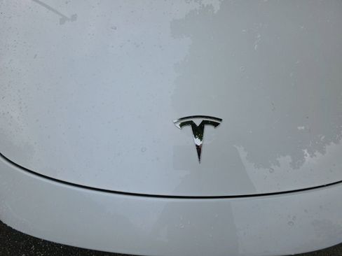 Used 2023 Tesla Model Y Long Range AWD/4WD image 6