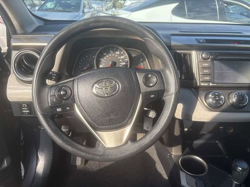 Used 2014 Toyota RAV4 LE image 9