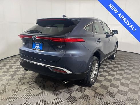 Used 2023 Toyota Venza XLE AWD/4WD image 7