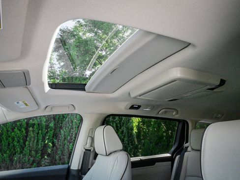 New 2026 Honda Odyssey Touring image 27