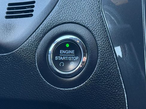 Used 2018 Ford Explorer XLT w/ Equipment Group 202A AWD/4WD image 39