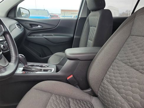 Used 2018 Chevrolet Equinox LT image 19