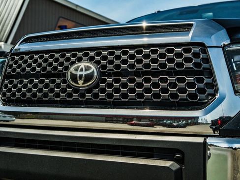 Used 2018 Toyota Tundra SR5 AWD/4WD image 11