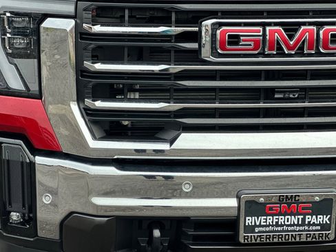 Used 2026 GMC Sierra 2500 SLT w/ SLT Premium Package image 44