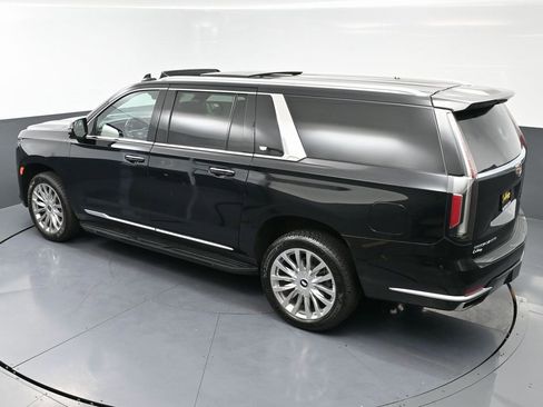 Used 2023 Cadillac Escalade ESV Premium Luxury image 52
