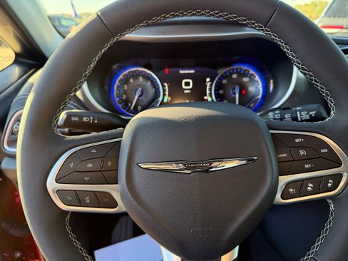 New 2026 Chrysler Pacifica Select image 8