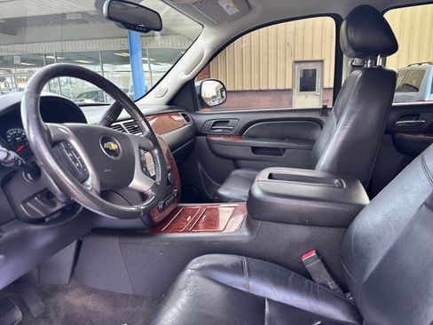 Used 2013 Chevrolet Suburban LTZ image 10