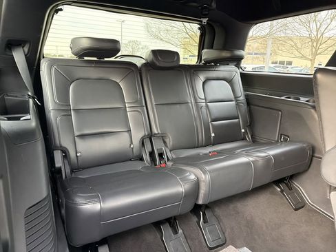 Used 2024 Lincoln Navigator Reserve image 18