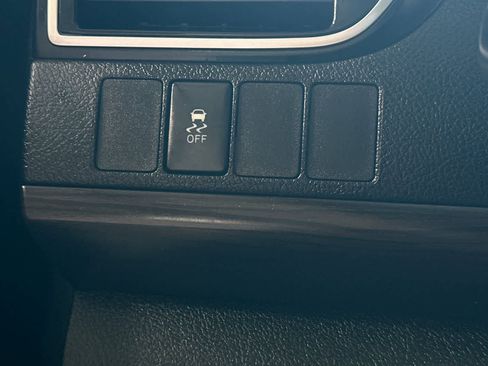 Used 2015 Toyota Camry LE image 30