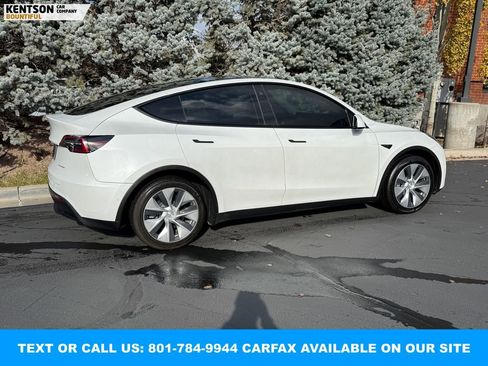 Used 2022 Tesla Model Y Long Range image 9