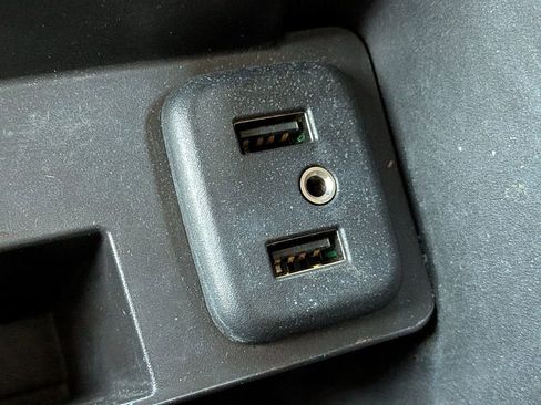 Used 2017 Chevrolet Suburban LT AWD/4WD image 25