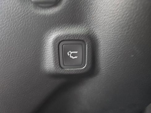 New 2026 Jeep Compass Latitude image 13