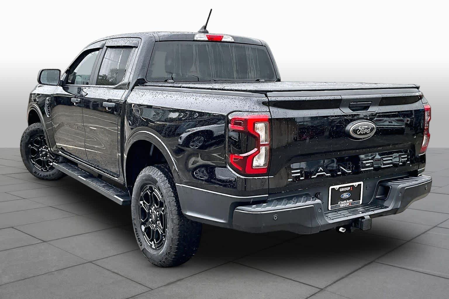 Used 2025 Ford Ranger XLT w/ Black Appearance Package RWD image 14