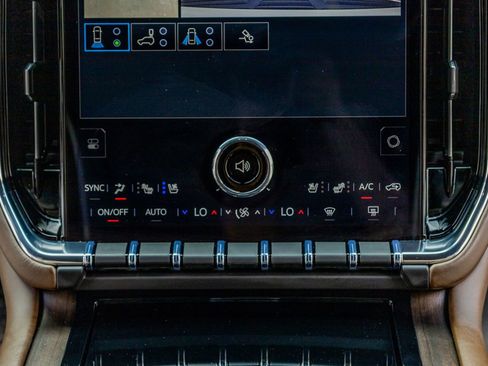 Used 2025 GMC Yukon Denali Ultimate w/ LPO, Floor Liner Package AWD/4WD image 26