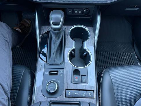 Used 2020 Toyota Highlander Platinum image 24