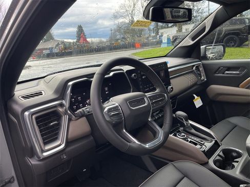 New 2026 GMC Canyon Denali image 10