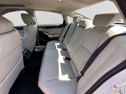 Used 2018 Honda Accord Touring image 27