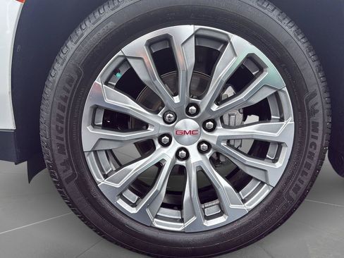 Used 2021 GMC Yukon Denali AWD/4WD image 9