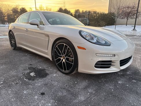 Used 2015 Porsche Panamera 4S image 10