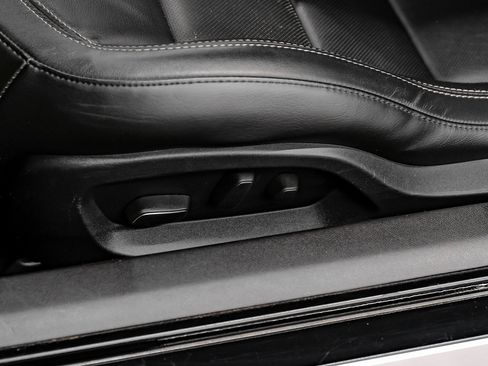 Used 2016 Chevrolet Corvette Z06 w/ 3LZ Preferred Equipment Group image 38