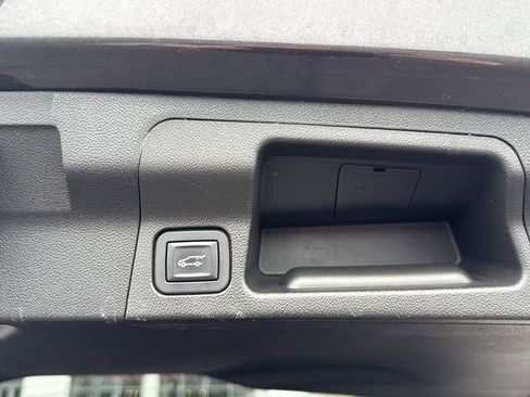 Used 2017 GMC Acadia Denali w/ Technology Package FWD image 35