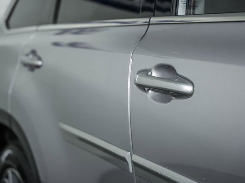 Used 2019 Toyota Highlander XLE w/ Protection Package #3 image 15