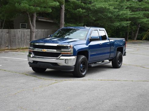 Used 2017 Chevrolet Silverado 1500 LT w/ All Star Edition AWD/4WD image 2