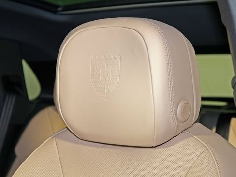 Certified 2026 Porsche Cayenne E-Hybrid AWD/4WD image 20