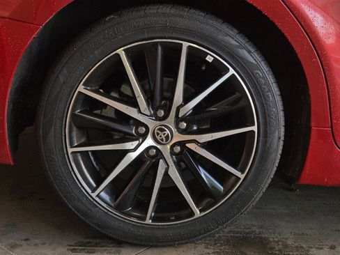 Used 2021 Toyota Camry SE w/ Convenience Package image 5