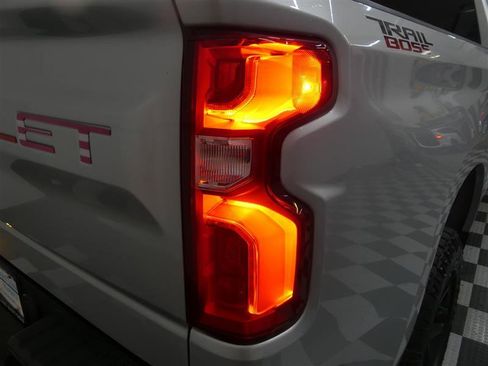 Used 2019 Chevrolet Silverado 1500 Custom Trail Boss w/ Custom Convenience Package image 14