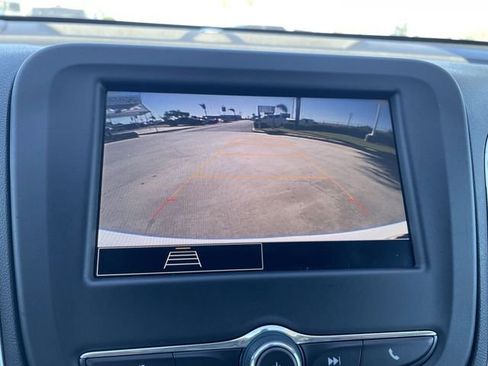 Used 2024 Chevrolet Equinox LT FWD image 14