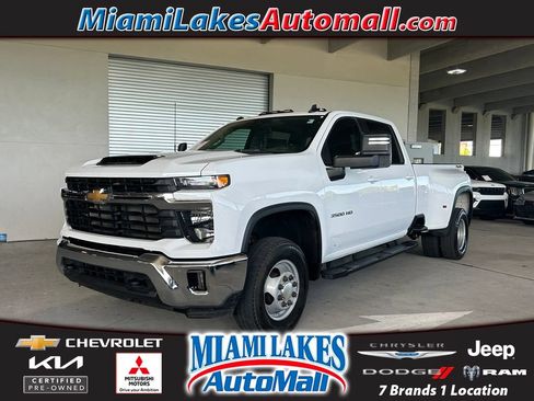 Used 2025 Chevrolet Silverado 3500 LT AWD/4WD image 1