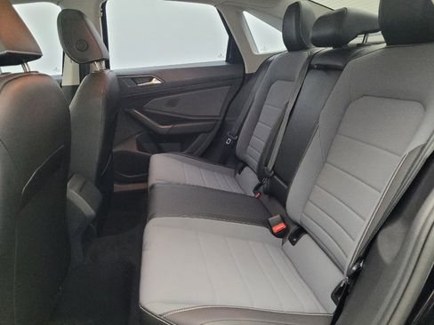 Used 2025 Volkswagen Jetta SE FWD image 18