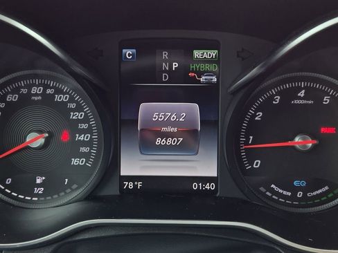 Used 2019 Mercedes-Benz GLC 350e 4MATIC image 24