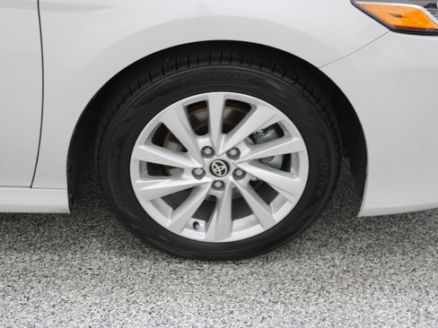 Used 2024 Toyota Camry LE FWD image 5