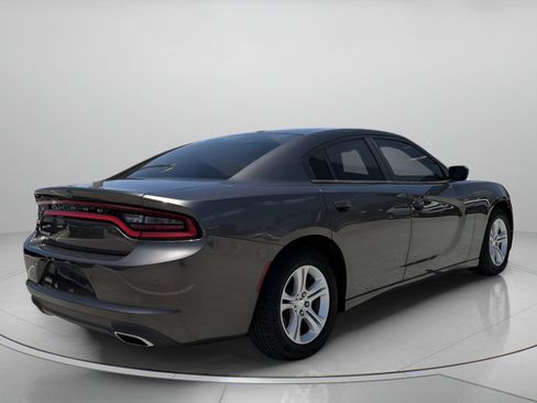 Used 2020 Dodge Charger SXT RWD image 3