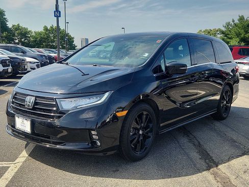 Certified 2023 Honda Odyssey Sport image 3