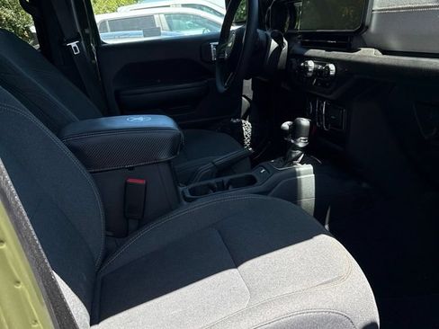Used 2024 Jeep Wrangler Unlimited Sport AWD/4WD image 8