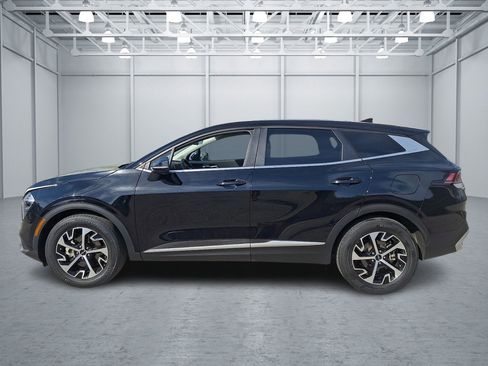 Used 2023 Kia Sportage EX image 2