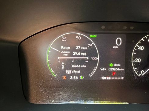 Used 2025 Honda CR-V Sport image 11