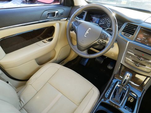 Used 2015 Lincoln MKS w/ Equipment Group 101A image 9